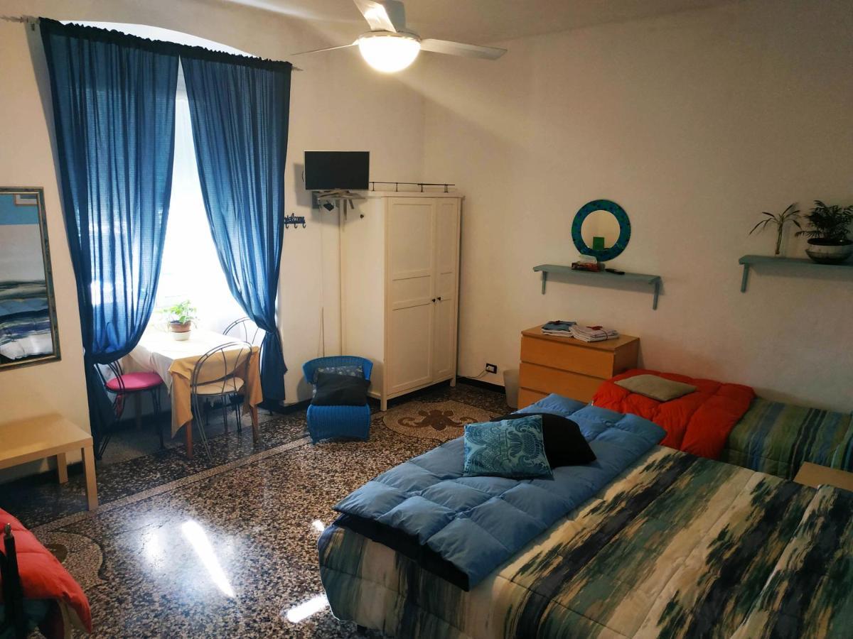 Camera Familiare con Bagno in Comune